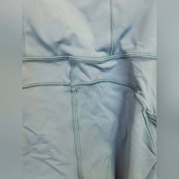 LULULEMON Fast Free Crop Leggings  - Women's High-Performance Activewear - Picture 7 of 9